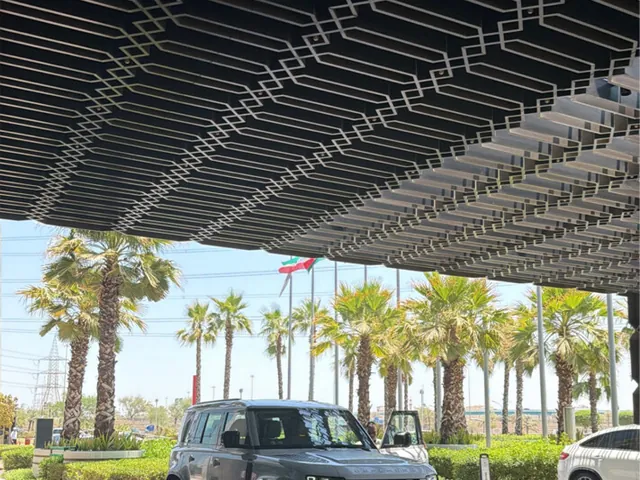 Photo of 2020 Land Rover Defender 110 SE