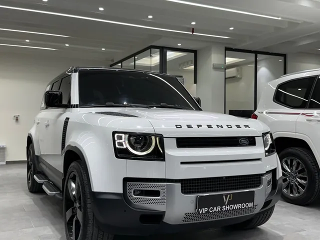 Photo of 2024 Land Rover Defender 110 HSE