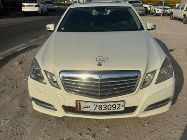 صورة 2011 مرسيدس-بنز E 200