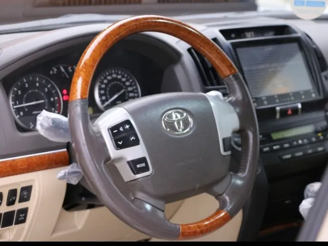 Photo of 2015 Toyota Land Cruiser GXR Limited