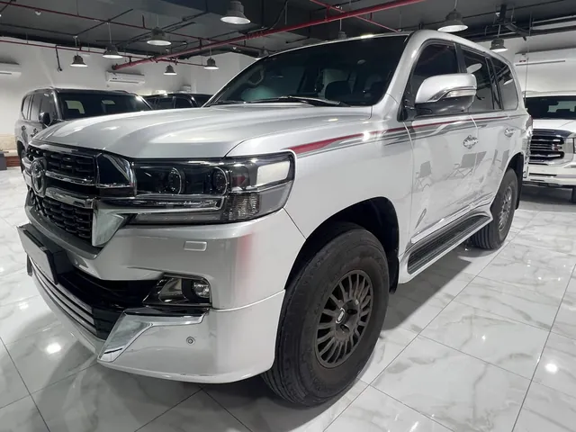 صورة 2019 تويوتا لاند كروزر GXR