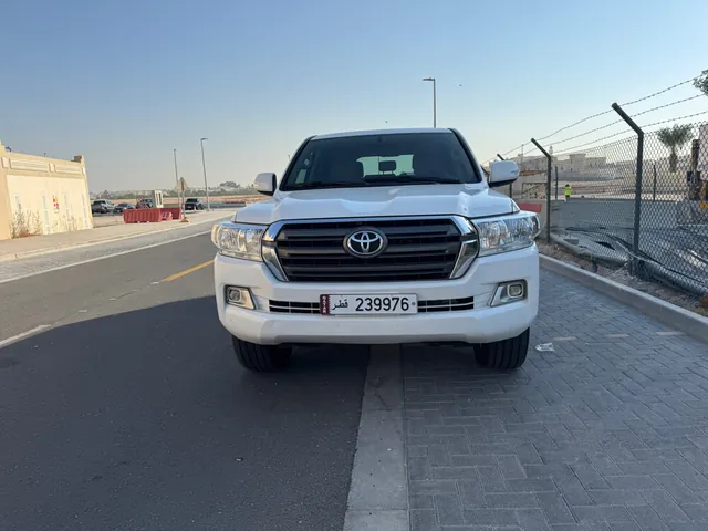 صورة 2017 تويوتا لاند كروزر GX