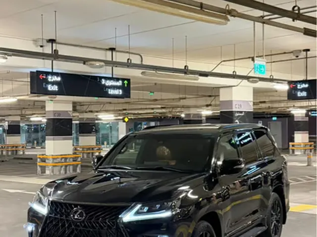 Photo of 2020 Lexus LX 570 Black Edition