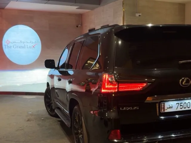 صورة 2017 لكزس LX 570 بلاك ايديشن