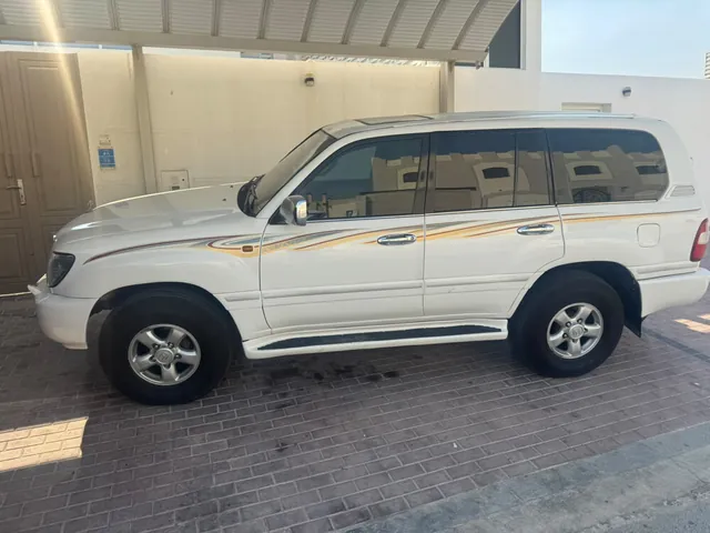 Photo of 2003 Toyota Land Cruiser VXR