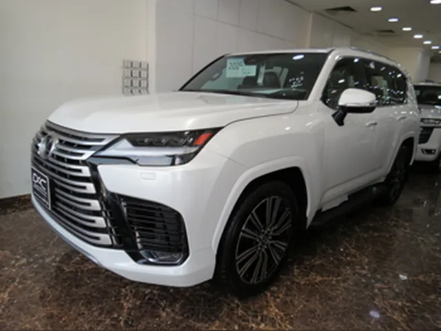 صورة 2025 لكزس LX 600 لكجري