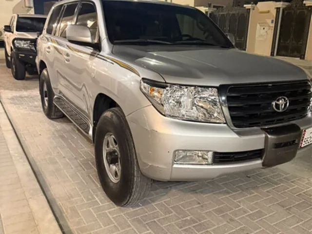 Photo of 2011 Toyota Land Cruiser 70