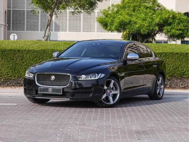 صورة 2019 جاكوار XE