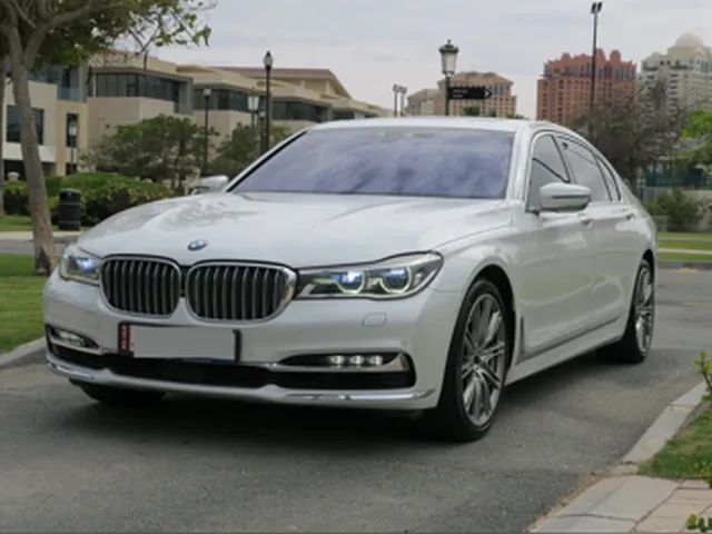صورة 2017 بي إم دبليو الفئة السابعة 750Li Individual