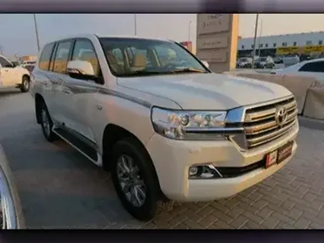 صورة 2016 تويوتا لاند كروزر VXR
