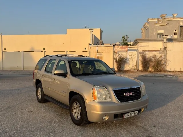 Photo of 2012 GMC Yukon SLE