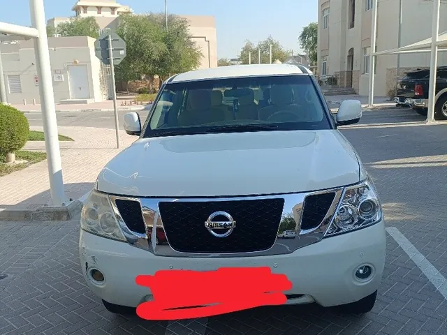 صورة 2013 نيسان باترول SE
