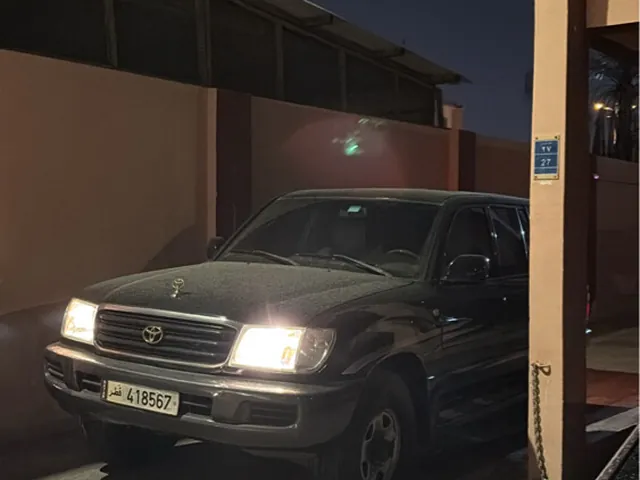 صورة 2002 تويوتا لاند كروزر GXR Limited