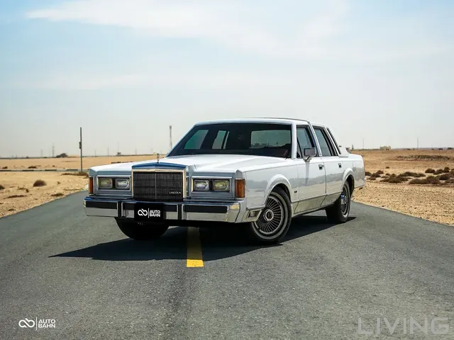 صورة 1989 لينكون تاون كار