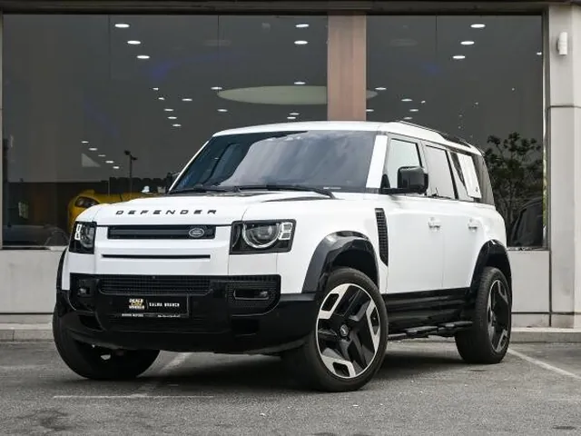 Photo of 2020 Land Rover Defender 110 SE