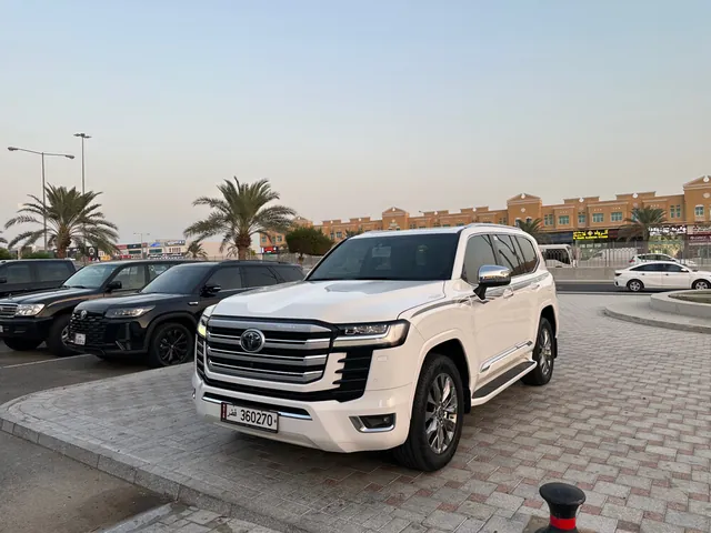 صورة 2023 تويوتا لاند كروزر VXR