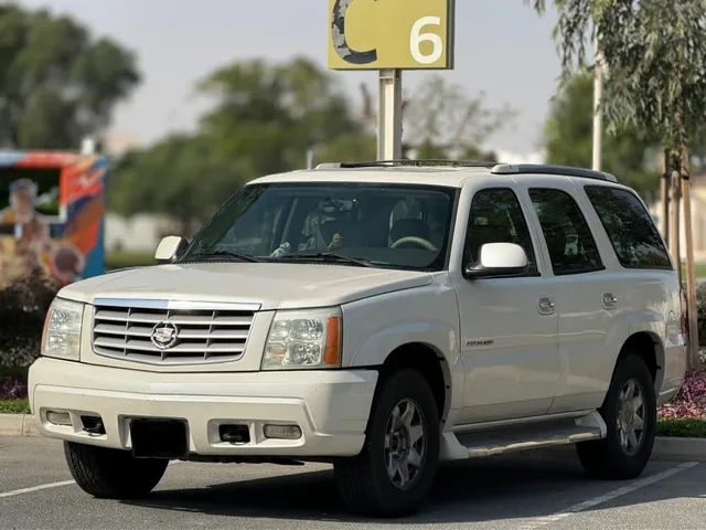 صورة 2005 كاديلاك إسكاليد بلاتينيوم