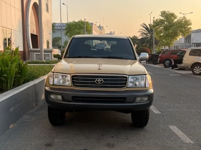 صورة 2002 تويوتا لاند كروزر VXR