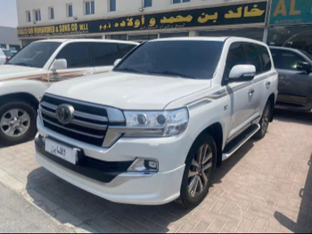 صورة 2019 تويوتا لاند كروزر VXR