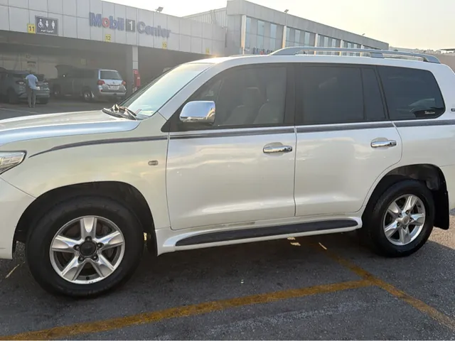 Photo of 2011 Toyota Land Cruiser VXR