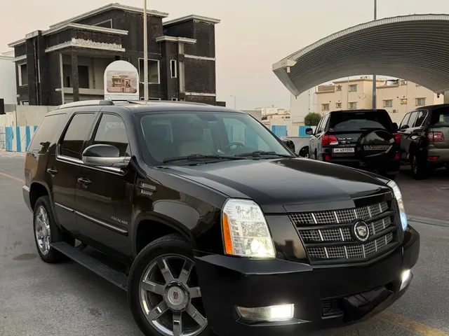 صورة 2012 كاديلاك إسكاليد بلاتينيوم