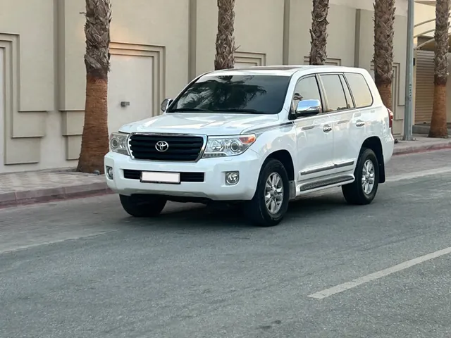 Photo of 2013 Toyota Land Cruiser GXR