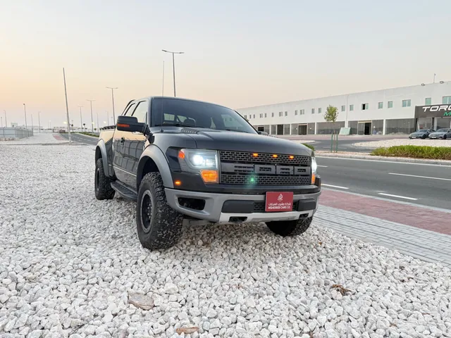 صورة 2014 فورد F-150 SVT رابتر