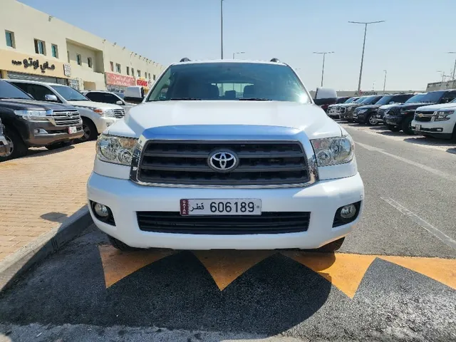 صورة 2014 تويوتا سيكويا