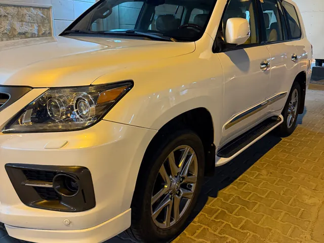Photo of 2015 Lexus LX 570 S