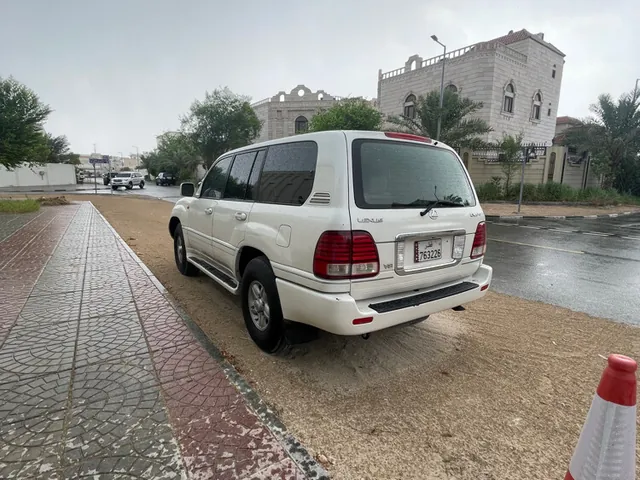 Photo of 2005 Lexus LX 470