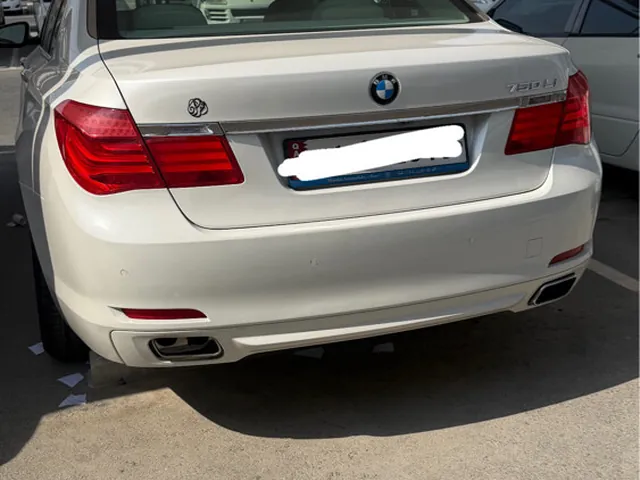 صورة 2009 بي إم دبليو الفئة السابعة