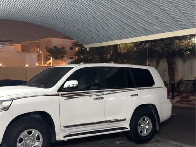 Photo of 2018 Toyota Land Cruiser GXR