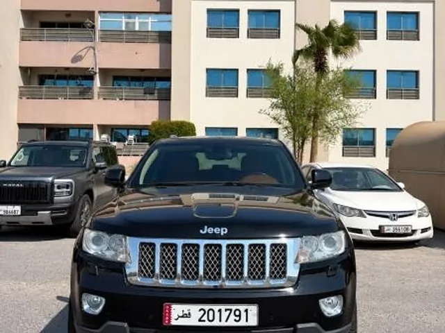 Photo of 2012 Jeep Grand Cherokee Overland