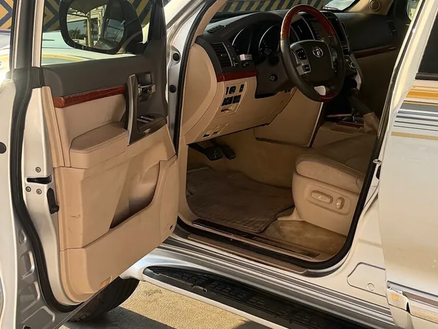 Photo of 2012 Toyota Land Cruiser VXR