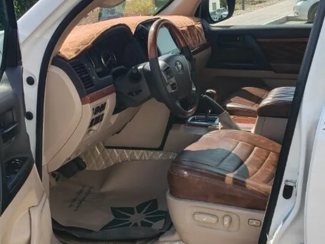 Photo of 2014 Toyota Land Cruiser GXR