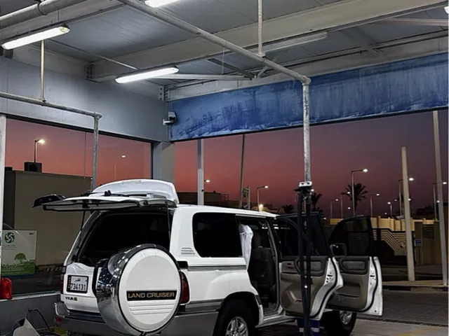 Photo of 2002 Toyota Land Cruiser VXR