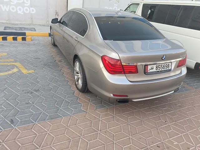 صورة 2011 بي إم دبليو الفئة السابعة 740Li