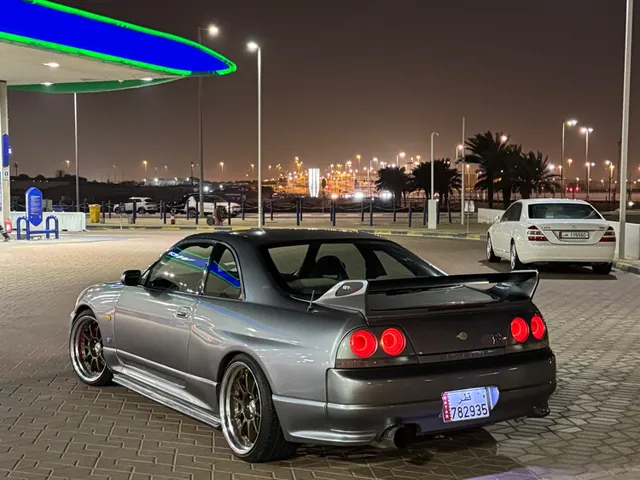 صورة 1995 نيسان سكايلاين R34 GT-R