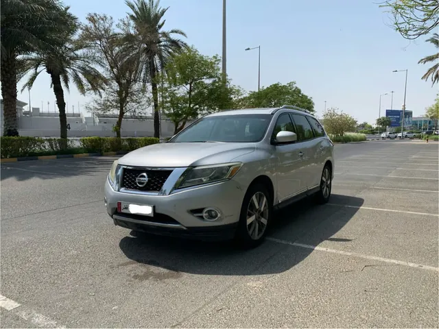 Photo of 2014 Nissan Pathfinder SV