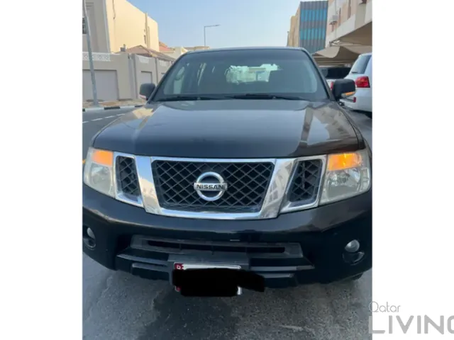 Photo of 2014 Nissan Pathfinder LE