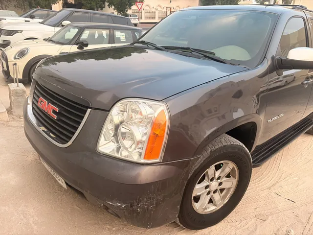 صورة 2010 جي إم سي يوكون XL SLT
