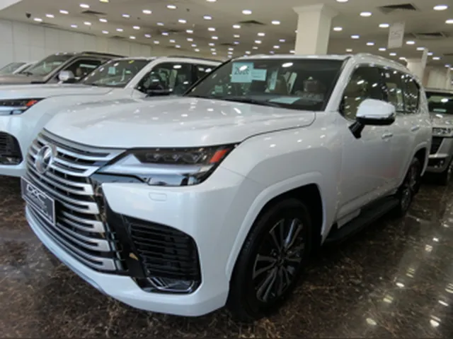 صورة 2026 لكزس LX 600 لكجري
