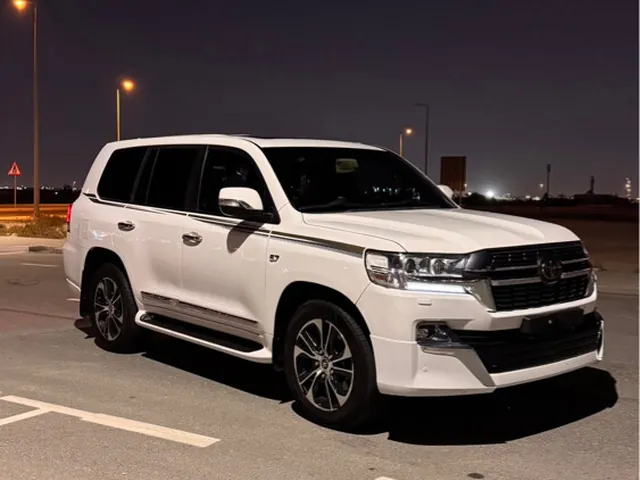 صورة 2019 تويوتا لاند كروزر VXR