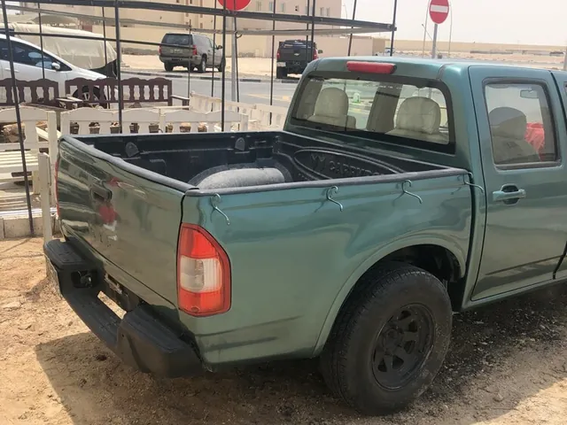 صورة 2004 إيسوزو D-Max