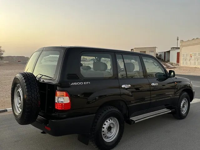Photo of 2004 Toyota Land Cruiser G