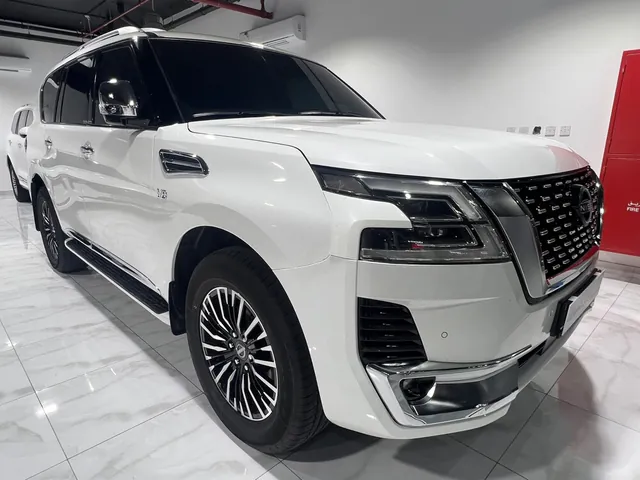 صورة 2020 نيسان باترول LE