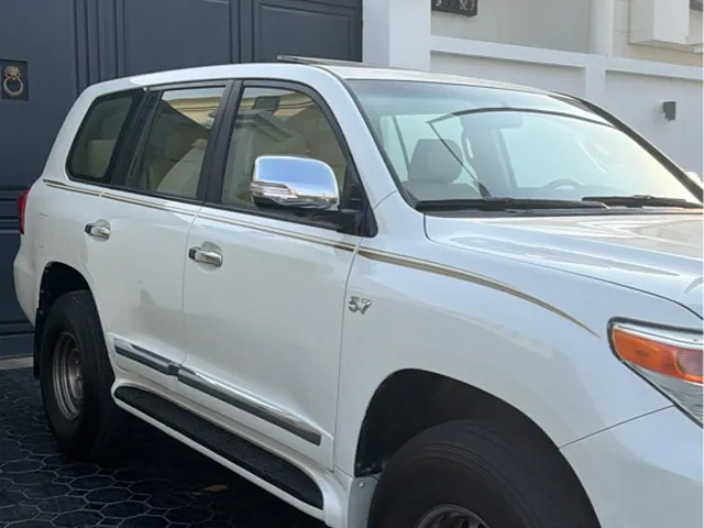 Photo of 2015 Toyota Land Cruiser VXR