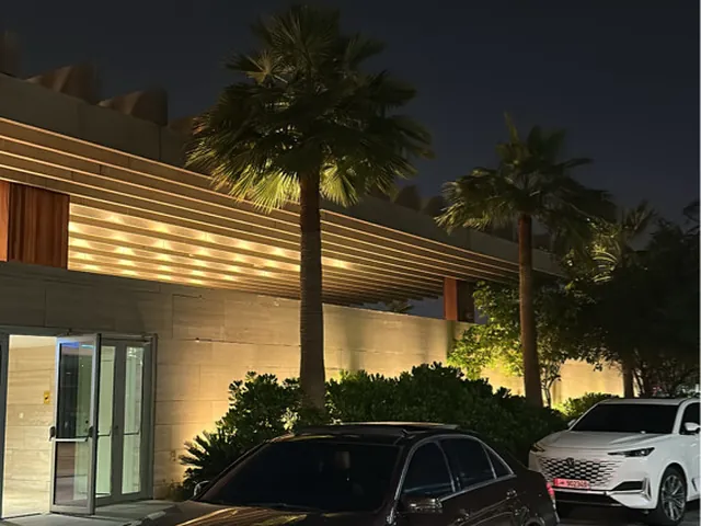 صورة 2012 مرسيدس-بنز E 300