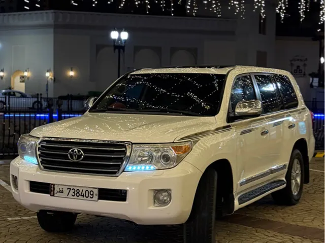 صورة 2012 تويوتا لاند كروزر GXR