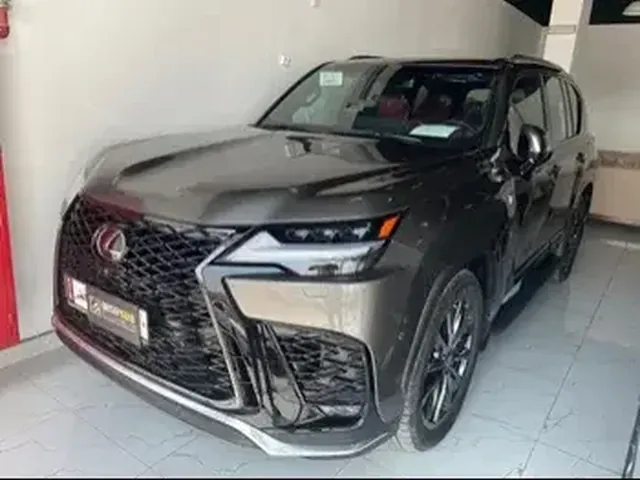 صورة 2023 لكزس LX 600 اف سبورت